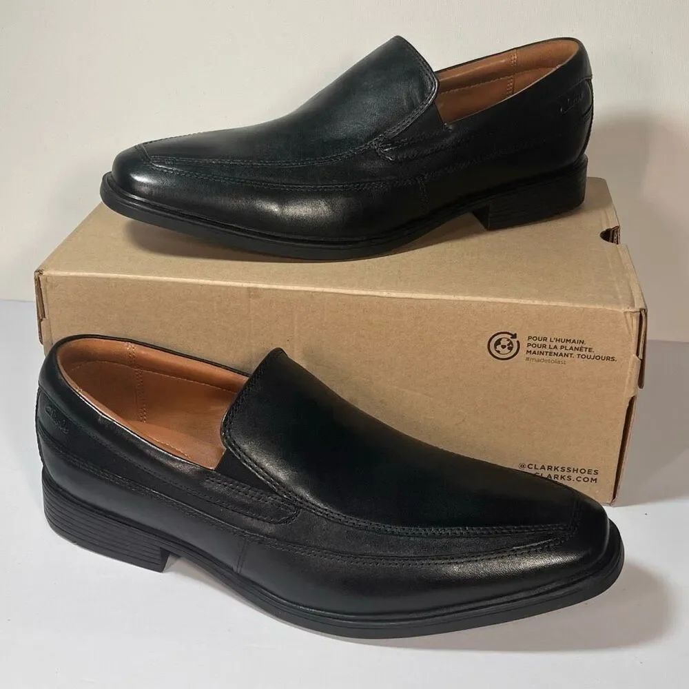 Clarks Tilden Free Leather Slip On shoes